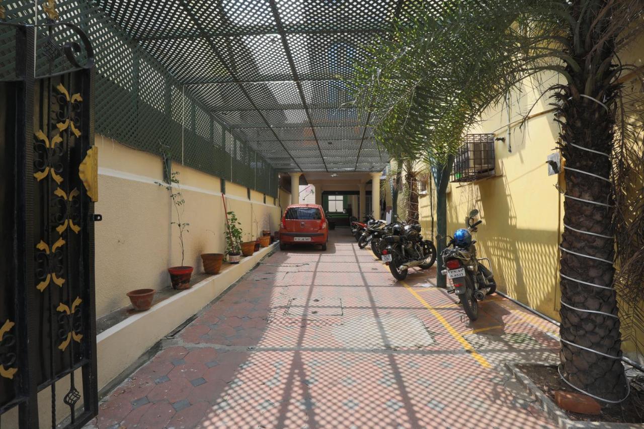 Green Tree Hotel-Near Vfs Global And Ramee Mall Chennai Extérieur photo