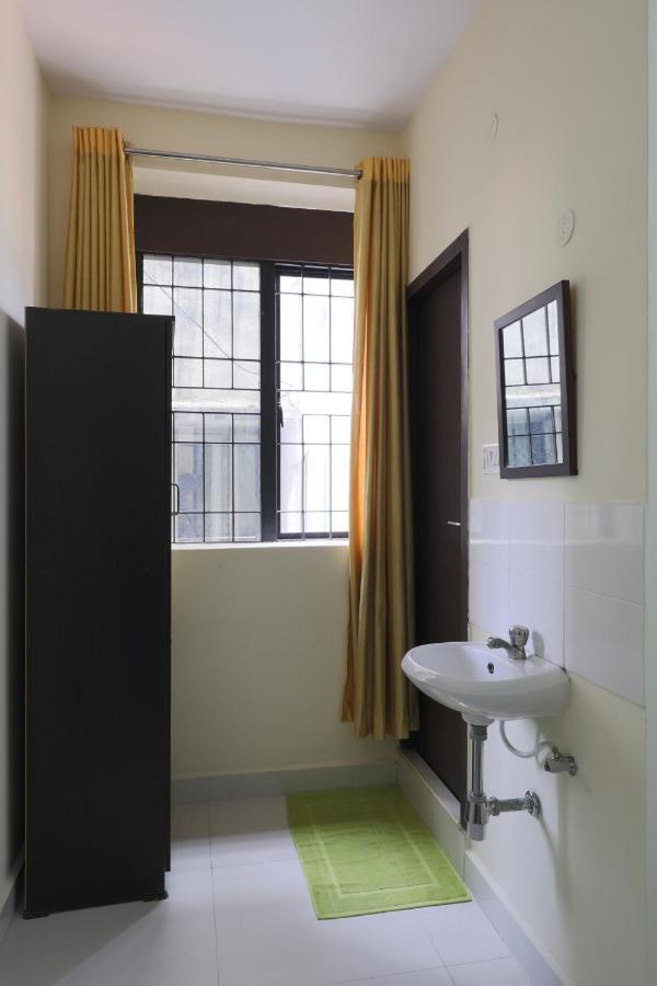 Green Tree Hotel-Near Vfs Global And Ramee Mall Chennai Extérieur photo