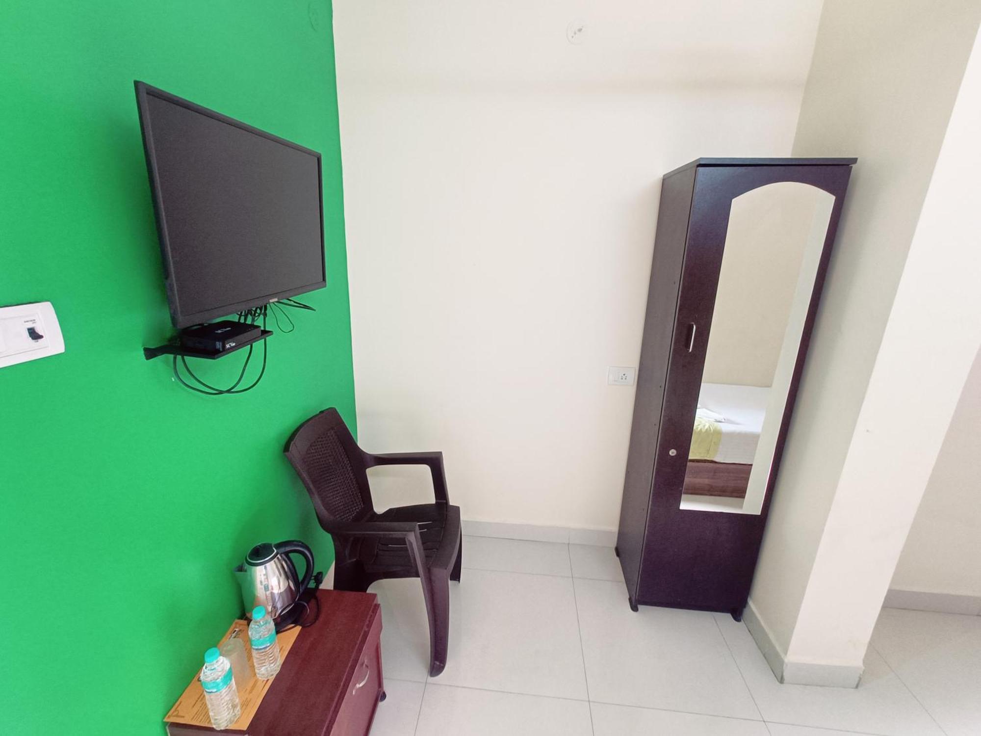 Green Tree Hotel-Near Vfs Global And Ramee Mall Chennai Extérieur photo