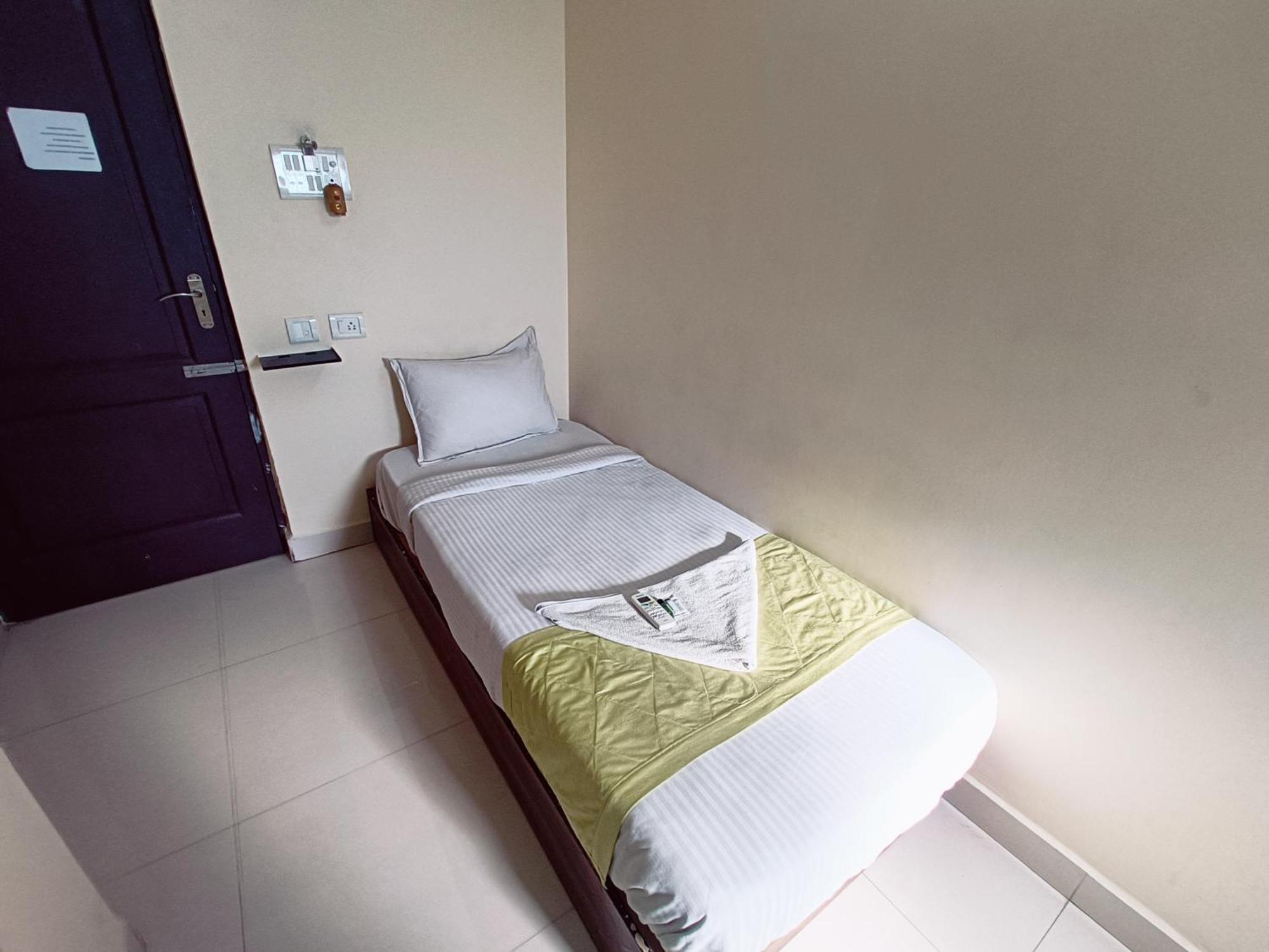 Green Tree Hotel-Near Vfs Global And Ramee Mall Chennai Extérieur photo
