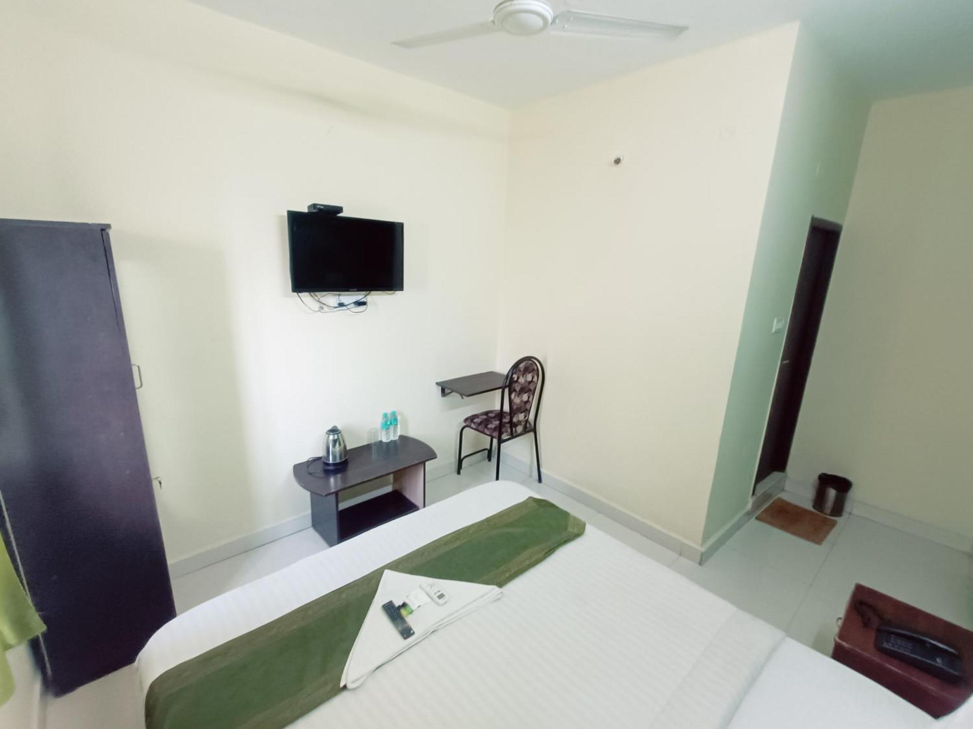Green Tree Hotel-Near Vfs Global And Ramee Mall Chennai Extérieur photo